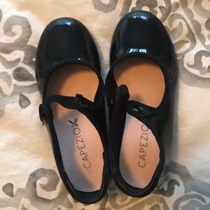 Capezio size 10M tap shoes